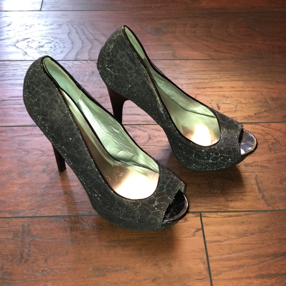 Shi by journeys size 8.5 heels